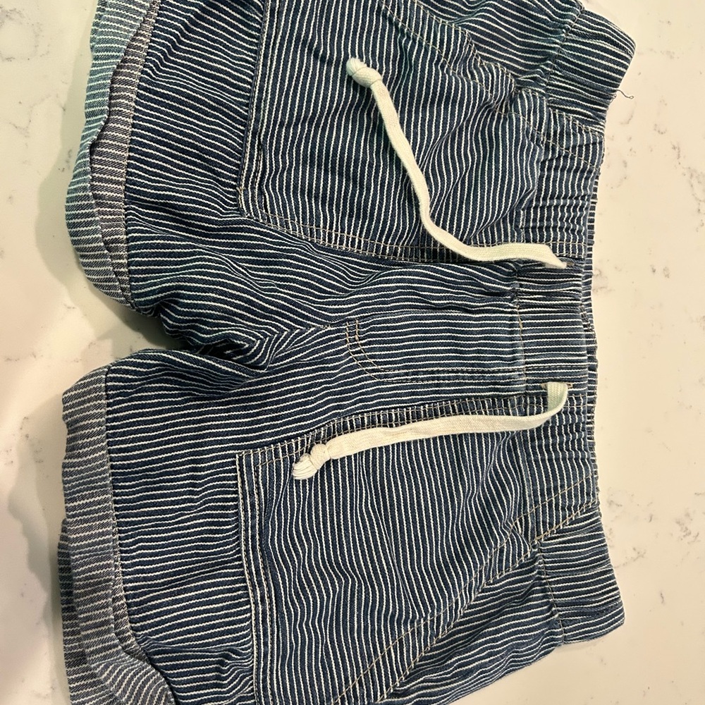 Urban Outfitters BDG Navy and White Striped Shorts s/petite